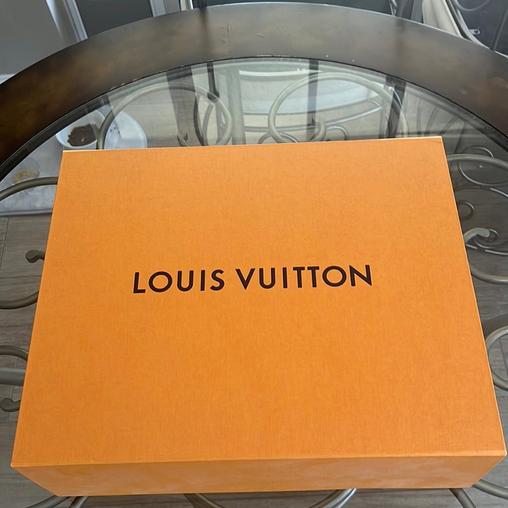 Louis Vuitton box, Size Large.